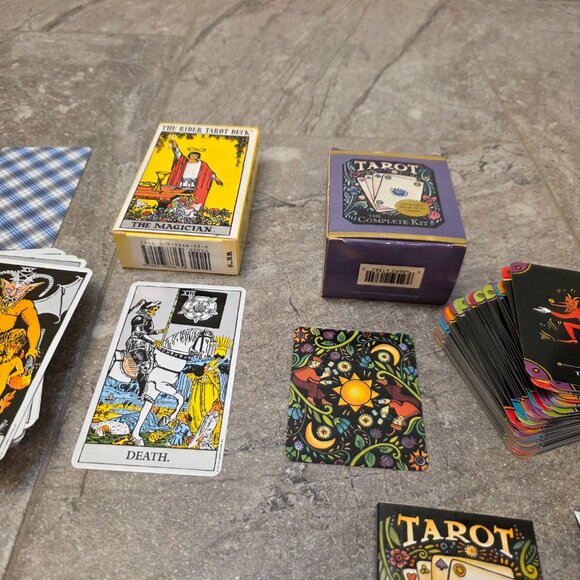 VTG The Rider Waite Tarot Deck The Magician 78 Cards 1971 Purple complete kit - Picture 4 of 8